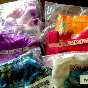 7 Victoria’s Secret thongs sz. XS